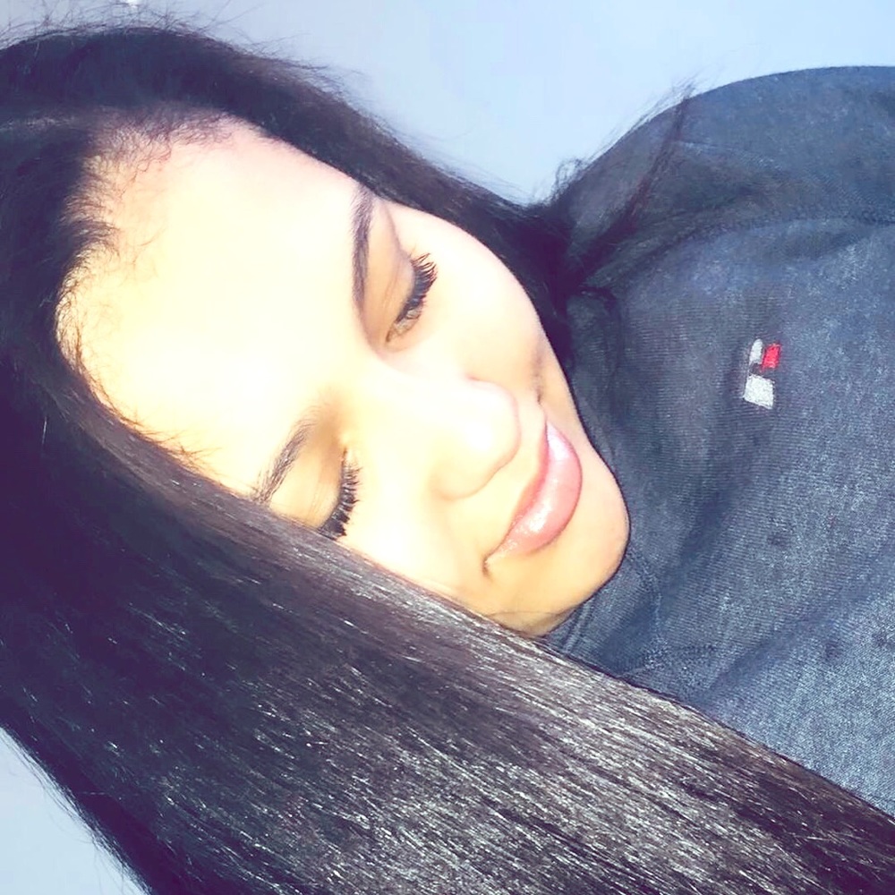 Meet your Posher, Amira